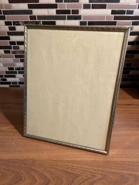 Vintage 8x10 Classic Gold Picture Frame